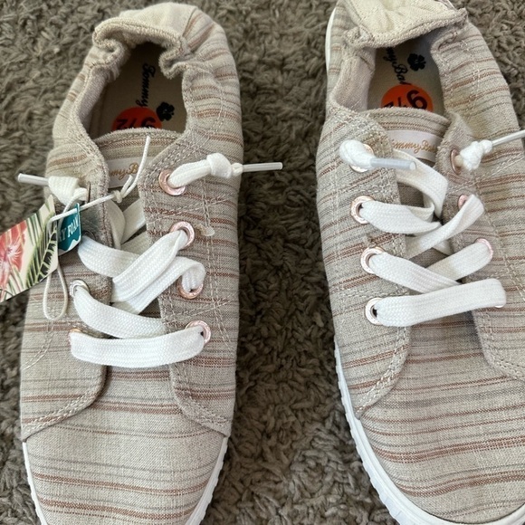 TOMMY BAHAMA Womens Sneakers Slipon Memory Foam Striped Beige/White Size 9.5 - Picture 2 of 5